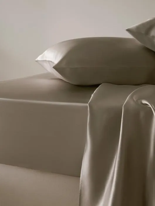 25 Momme Seamless And Luxury Silk Fitted Sheet From LILYSILK Home Lilysilk Silk Sheets
