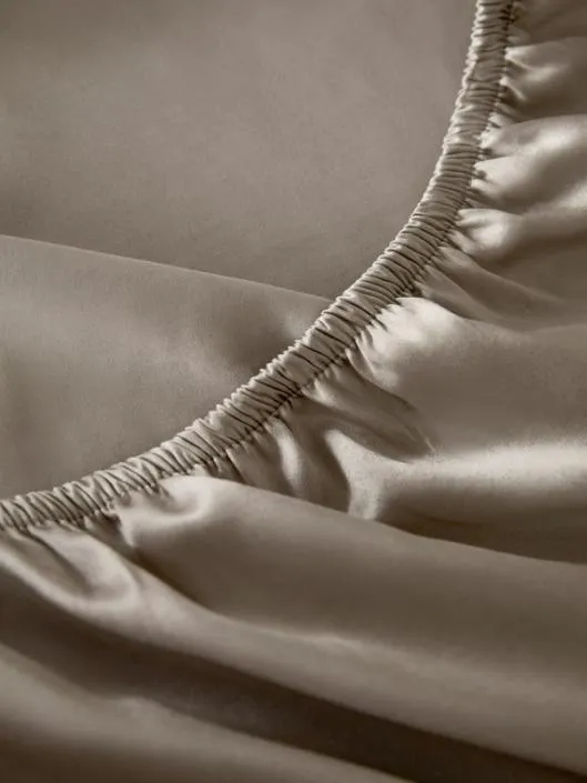 25 Momme Seamless And Luxury Silk Fitted Sheet From LILYSILK Home Lilysilk Silk Sheets