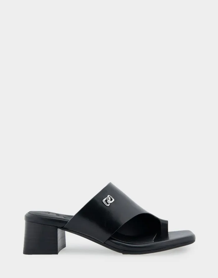 Aerosoles Comfortable Women039s Hooded Toe Ring Block Heel Slide Sandal In Black Leather Black Leather Women Clogs and Mules Aerosoles Comfortable Women039s Hooded Toe Ring Block Heel Slide Sandal In Black Leather Black Leather Women Clogs and Mules