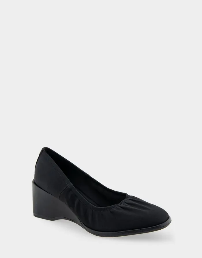 Aerosoles Comfortable Women039s Wedge Pump In Black Gabardine Fabric Black Gabardine Fabric Women Wedges