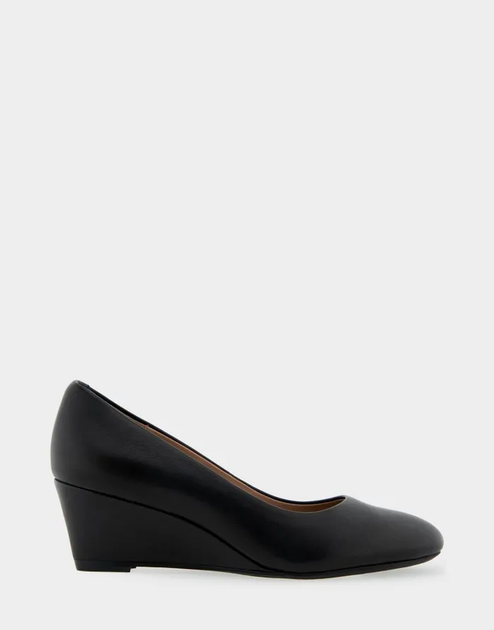 Aerosoles Comfortable Women039s Wedge Pump In Black Genuine Leather Black Genuine Leather Women Pumps Aerosoles Comfortable Women039s Wedge Pump In Black Genuine Leather Black Genuine Leather Women Pumps