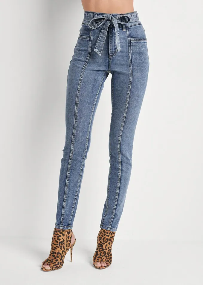 BELTED PINTUCK SKINNY JEANS Light Wash Women VENUS Skinny