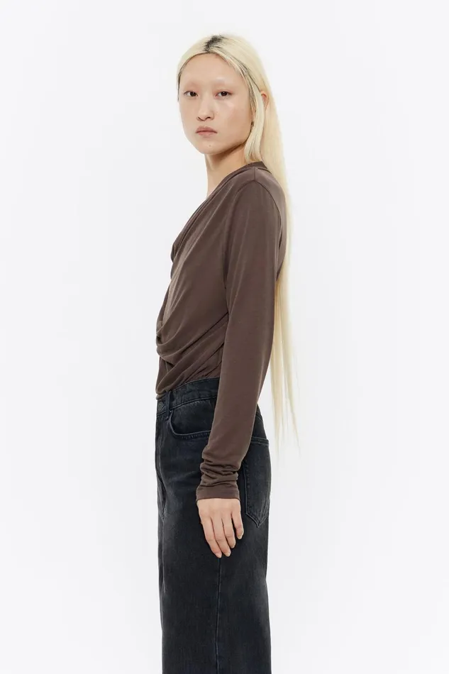 Brown Fluid Neckline Tshirt Brown Women Bimba Y Lola TShirts Brown Fluid Neckline Tshirt Brown Women Bimba Y Lola TShirts