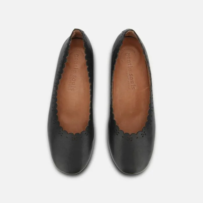 Eugene Scalloped Travel Ballet Flat Black Women Kenneth Cole Flats
