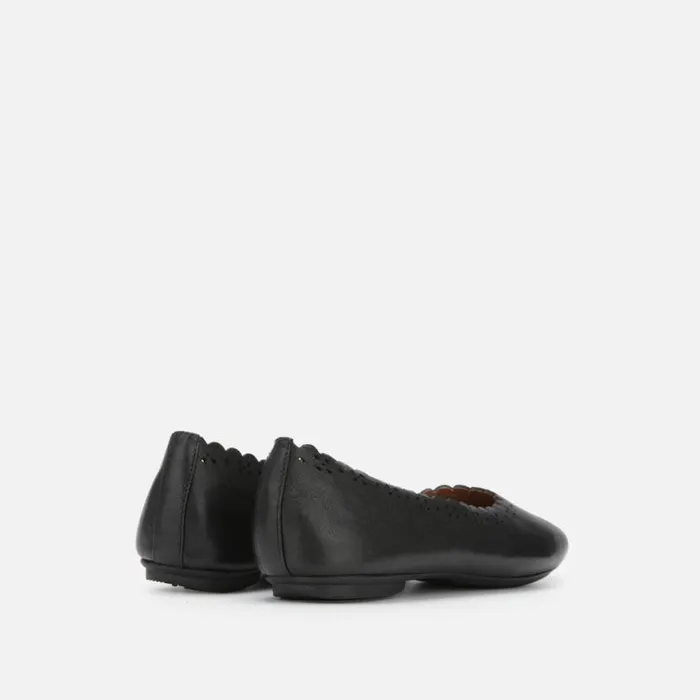 Eugene Scalloped Travel Ballet Flat Black Women Kenneth Cole Flats