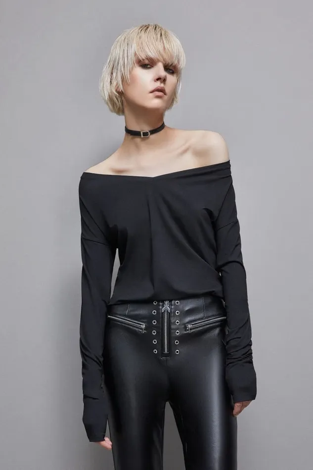Patrizia Pepe Knitwear Essential Viscose LongSleeved Sweater Black 8211 Women
