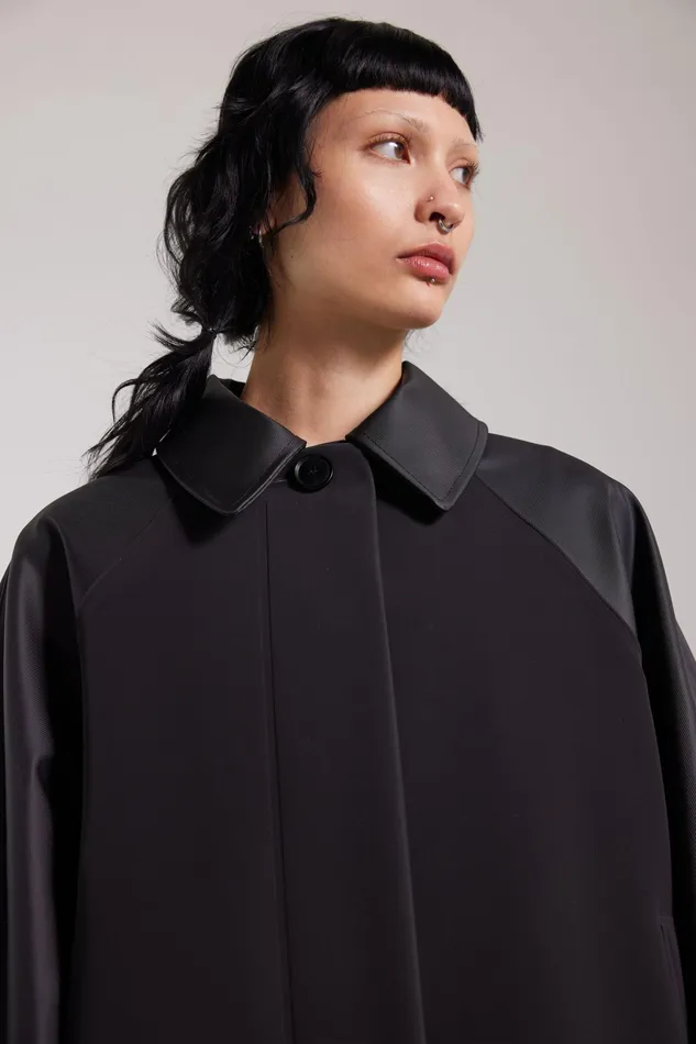 Raincoats Women Stutterheim Bandhagen Raincoat Black