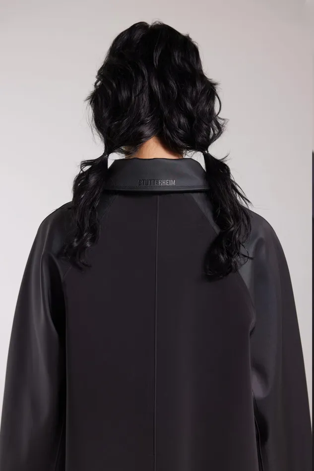 Raincoats Women Stutterheim Bandhagen Raincoat Black