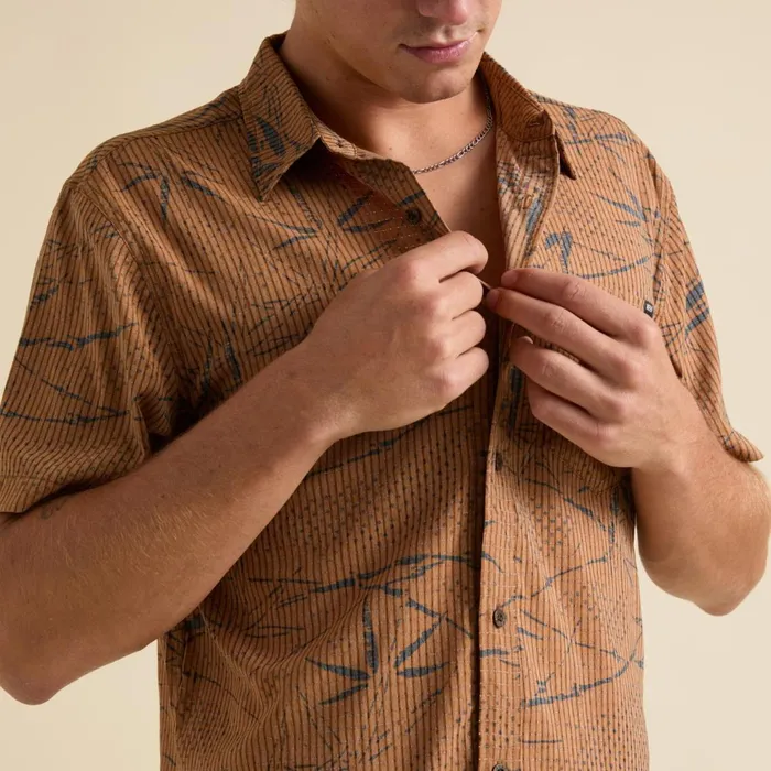Reef TShirts and Shirts Stanley Short Sleeve Woven Shirt Cathay Spice 8211 Men Reef TShirts and Shirts Stanley Short Sleeve Woven Shirt Cathay Spice 8211 Men