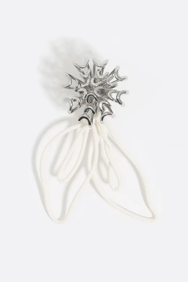 Silver Chrysanthemum Ring With White Leaves Antique Silver Women Bimba Y Lola Jewelry