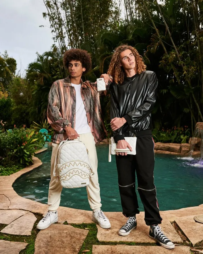 SPRAYGROUND RIVIERA LE BLANC GOLD CHAIN SHARK CROSSOVER CLUTCH Bags