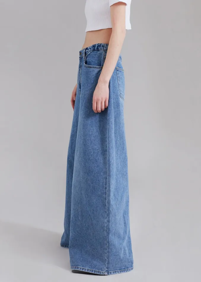 The Frankie Shop Bottoms Sasha Wide Leg Jeans 8211 Worn Wash 8211 Women