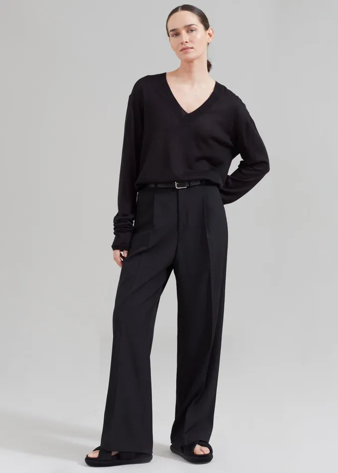 The Frankie Shop Knitwear Juro VNeck Knit 8211 Black 8211 Women
