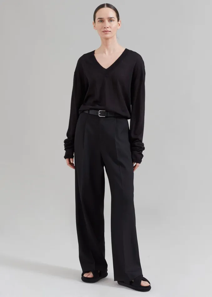 The Frankie Shop Knitwear Juro VNeck Knit 8211 Black 8211 Women