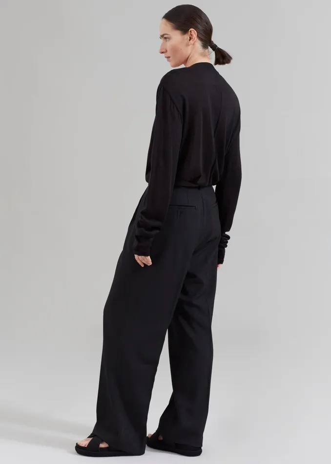 The Frankie Shop Knitwear Juro VNeck Knit 8211 Black 8211 Women