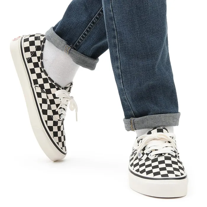 Vans Classics Women Anaheim Factory Authentic 44 DX Shoes Black White