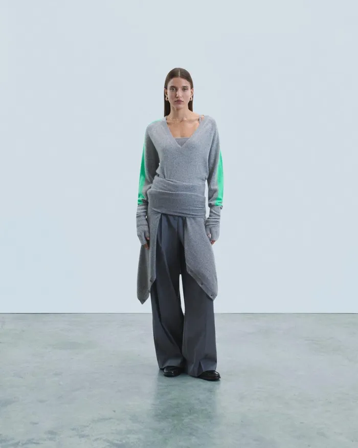 Women Cashmere Sweaters From Future Oversized VNeck Sweater With TwoTone Stripes Dark Heather Gray