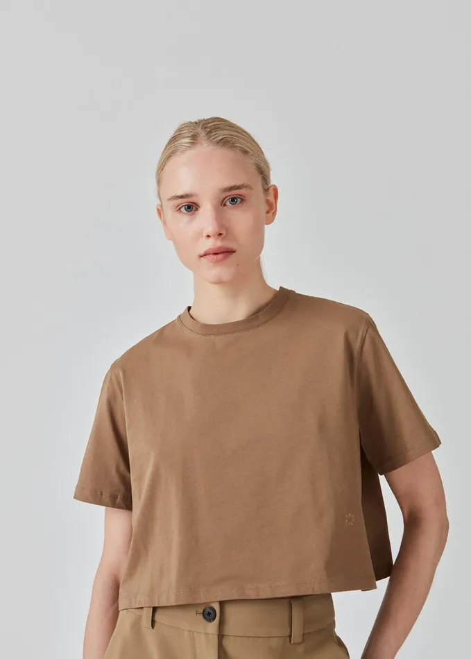 Women Modstrm TShirts CadakMD Crop Tshirt Dune
