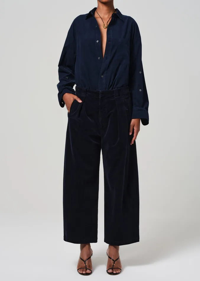 Women Pants Citizens Of Humanity Cara Cropped Pleated Trouser Corduroy In Navy